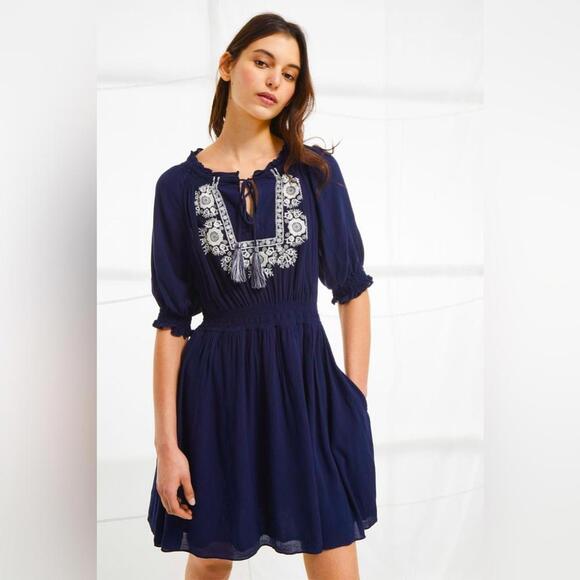French Connection Dresses & Skirts - FRENCH CONNECTION Catania Crinkle Embroidered Dress